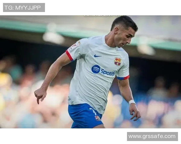 坎塞洛在足球界的崛起与挑战：从天才少年到顶级后卫的成长之路