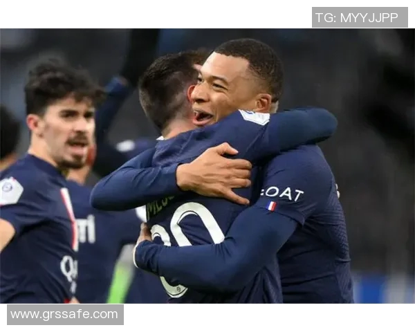 内马尔本赛季再度受伤巴黎欧冠前景堪忧引发球迷担忧 内马尔本赛季再度受伤巴黎欧冠前景堪忧引发球迷担忧